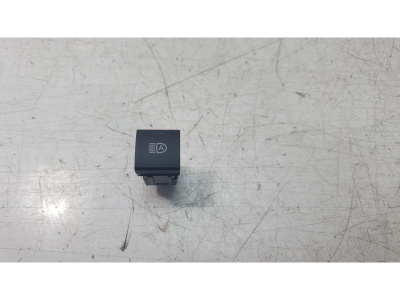 Recambio de interruptor para toyota yaris cross hybrid fwd style referencia OEM IAM F2225K251D  