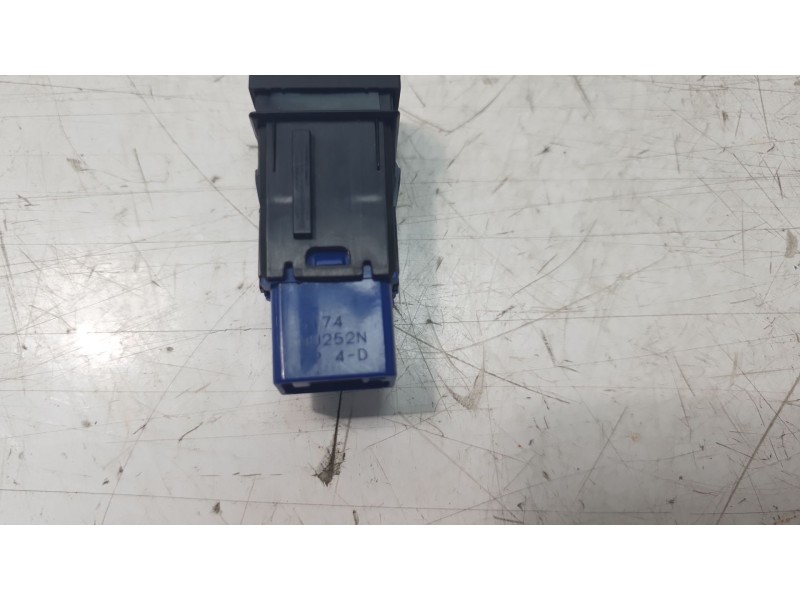 Recambio de interruptor para toyota yaris cross hybrid fwd style referencia OEM IAM G1740U252N  