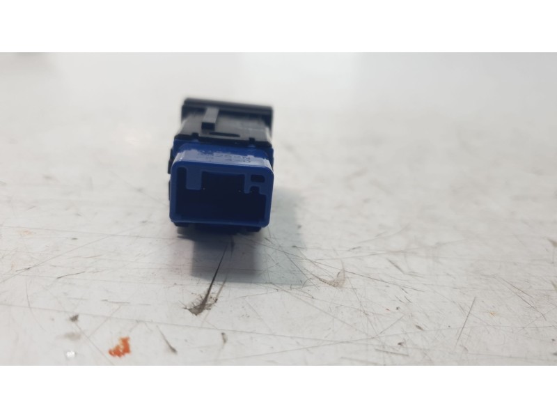 Recambio de interruptor para toyota yaris cross hybrid fwd style referencia OEM IAM G1740U252N  