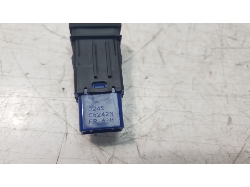 Recambio de puerta delantera derecha para toyota yaris cross hybrid fwd style referencia OEM IAM 8498802041 G2450B242N 