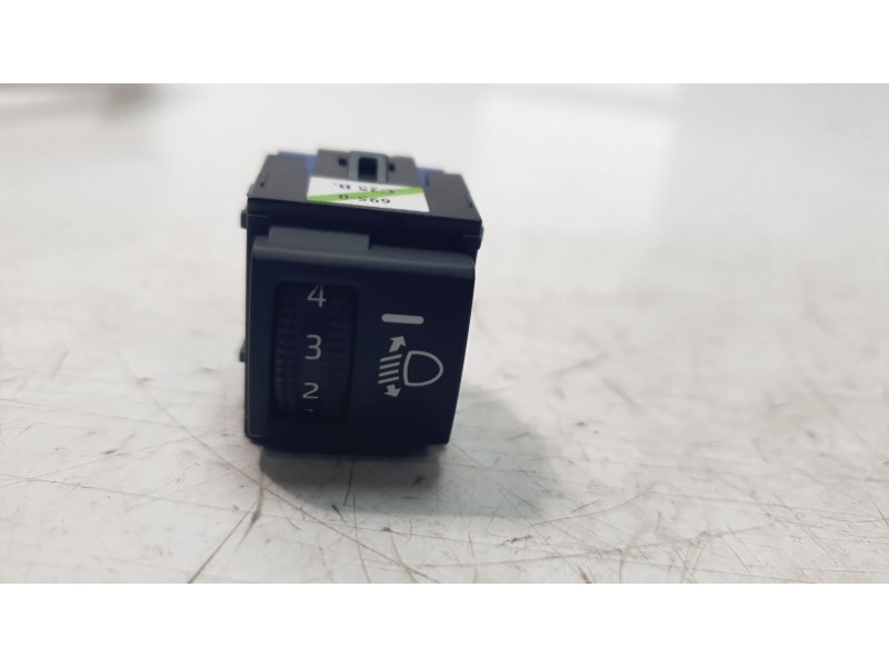 Recambio de interruptor para toyota yaris cross hybrid fwd style referencia OEM IAM 6950C25B  