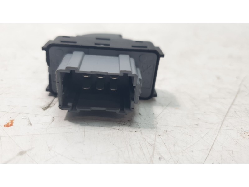 Recambio de mando elevalunas delantero izquierdo para aixam uv/51/af0a s9 referencia OEM IAM 98016307ZD  