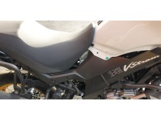 Recambio de moldura para suzuki v-strom 650 referencia OEM IAM 4711028K10000  
