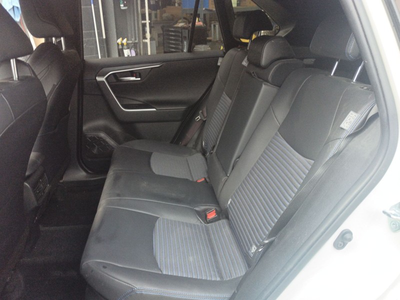 toyota rav 4 v (_a5_, _h5_) del año 2020