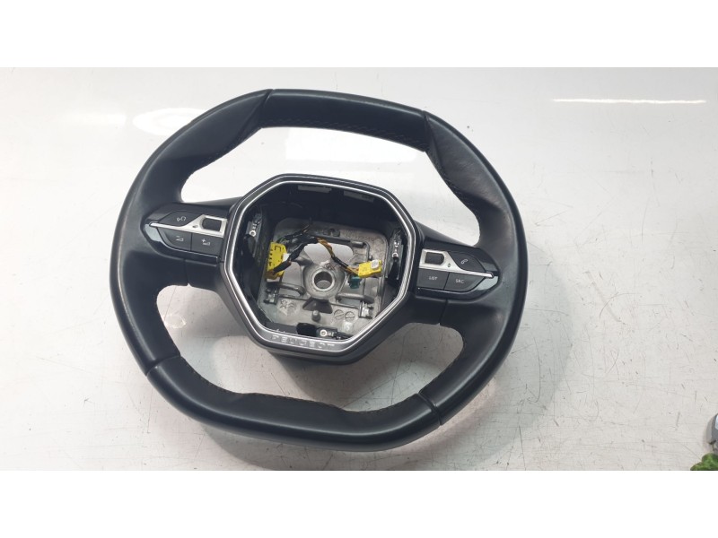 Recambio de volante para peugeot 3008 allure pack referencia OEM IAM 98105487AV  
