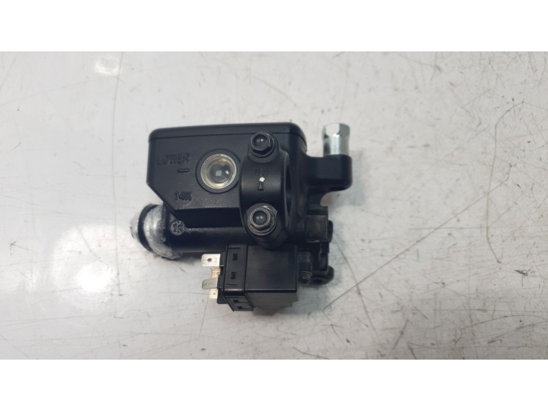 Recambio de bomba freno para honda crf crf 1100 l africa twin dct referencia OEM IAM 45510MKSE01  