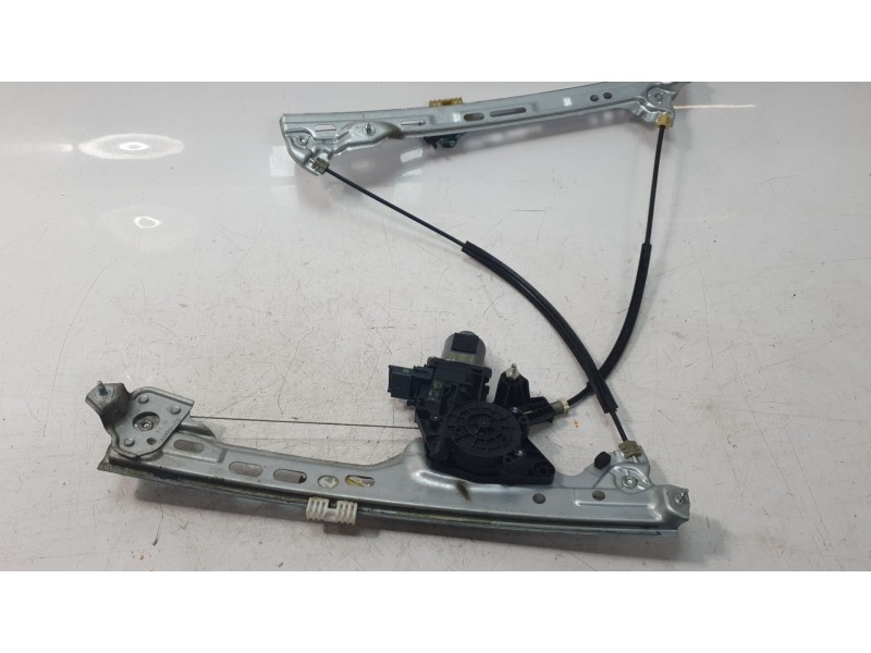 Recambio de elevalunas delantero izquierdo para renault megane iv hatchback (b9a/m/n_) 1.3 tce 140 (b9nb) referencia OEM IAM 807