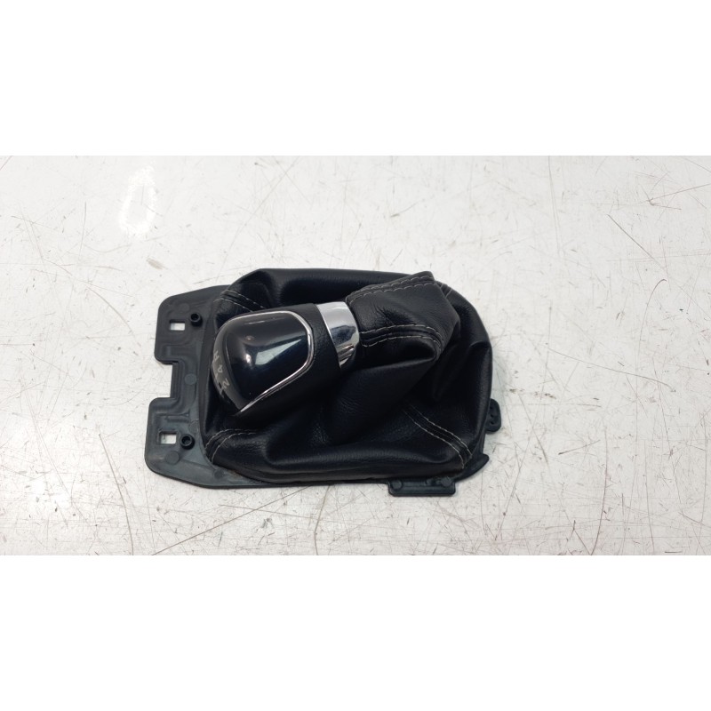 Recambio de pomo palanca cambio para ford ka+ 1.2 ti-vct cat referencia OEM IAM E4B57H409CC3JA6  