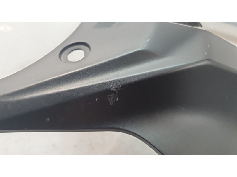 Recambio de moldura para honda cb 650r referencia OEM IAM 17570MKYD50ZJ 17570MKYD50ZJ 