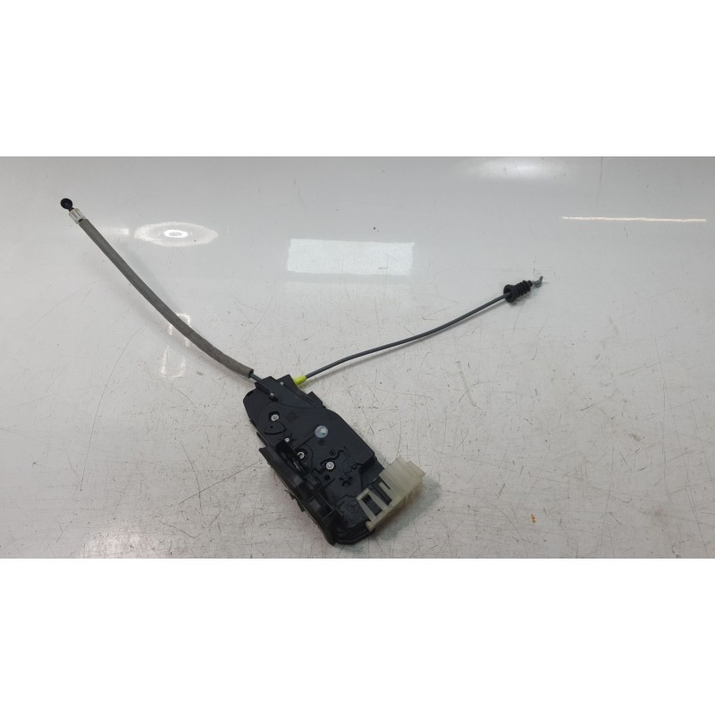 Recambio de cerradura puerta delantera izquierda para mercedes-benz cla (c118) cla 200 4-matic (118.388) referencia OEM IAM 0997