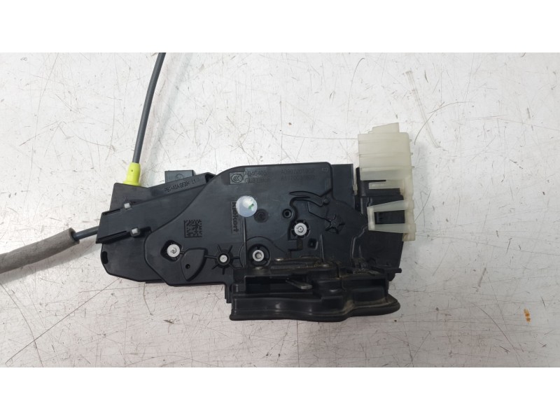 Recambio de cerradura puerta delantera izquierda para mercedes-benz cla (c118) cla 200 4-matic (118.388) referencia OEM IAM 0997