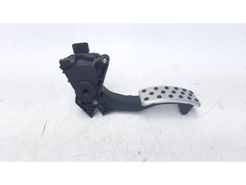 Recambio de potenciometro pedal para smart fortwo coupe 0.9 turbo cat referencia OEM IAM A4532900800  