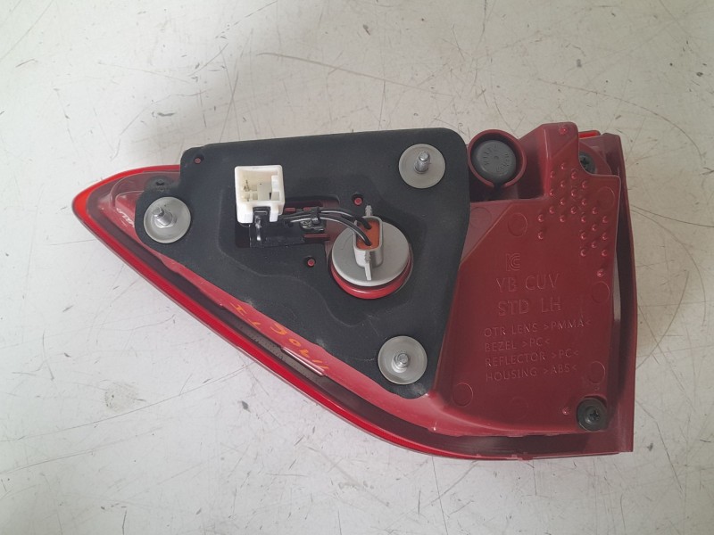 Recambio de piloto trasero izquierdo interior para kia stonic (ybcuv) concept referencia OEM IAM 92403H8500  