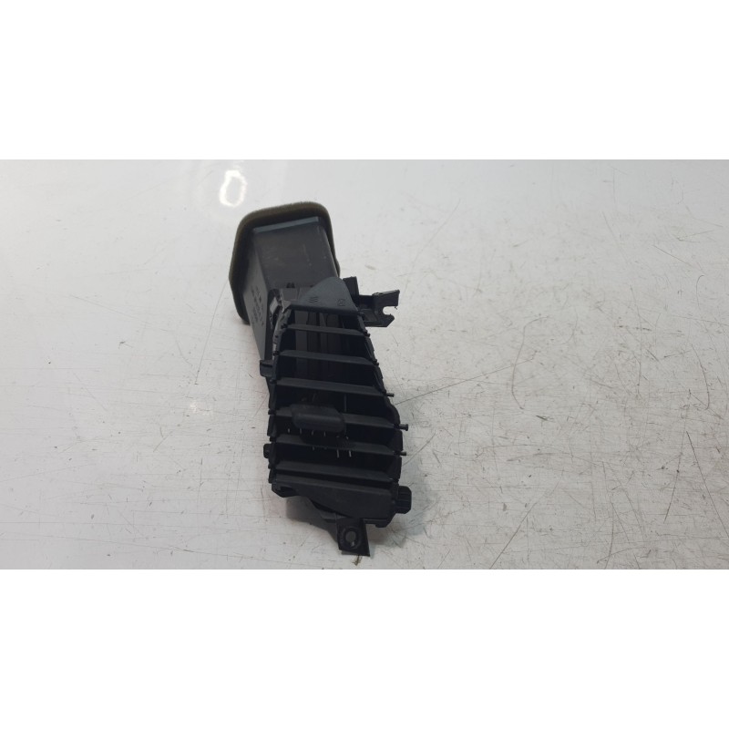 Recambio de rejilla aireadora para ford ka+ 1.2 ti-vct cat referencia OEM IAM E3B5A01821A  