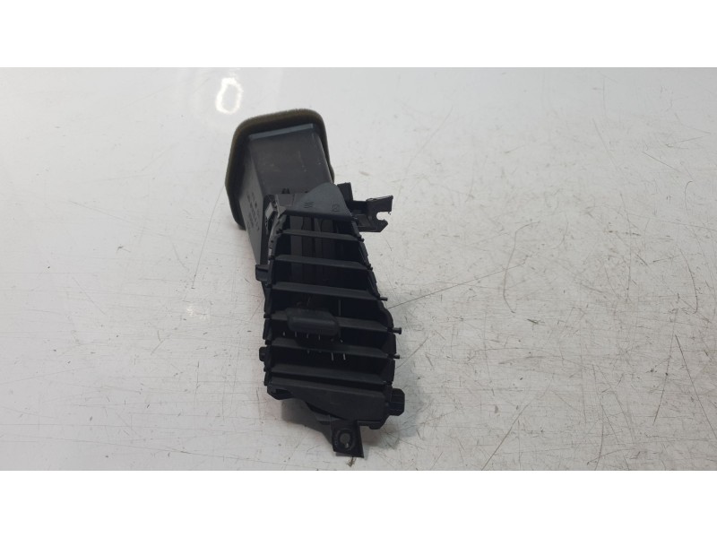 Recambio de rejilla aireadora para ford ka+ 1.2 ti-vct cat referencia OEM IAM E3B5A01821A  