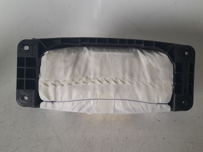 Recambio de airbag delantero derecho para mercedes-benz clase gla (w156) gla 200 cdi (156.908) referencia OEM IAM A1768600002  