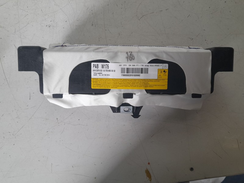 Recambio de airbag delantero derecho para mercedes-benz clase gla (w156) gla 200 cdi (156.908) referencia OEM IAM A1768600002  
