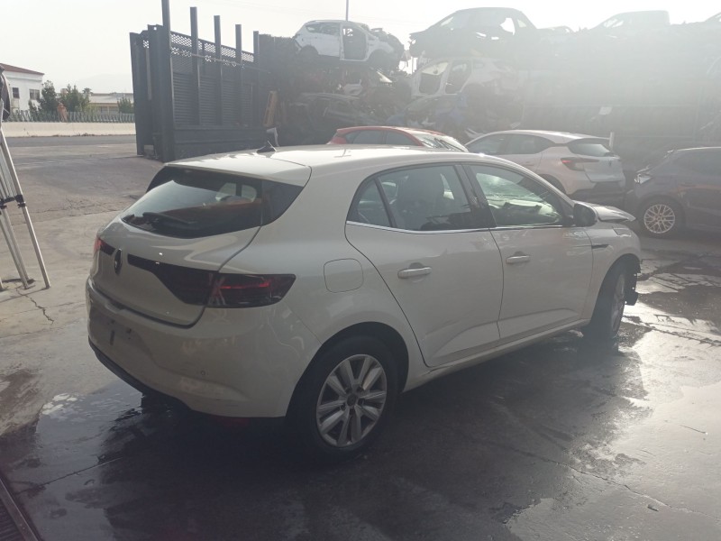 renault megane iv sedán del año 2021