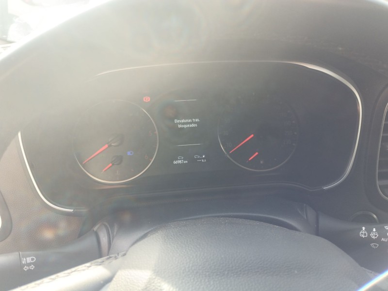 renault megane iv sedán del año 2021