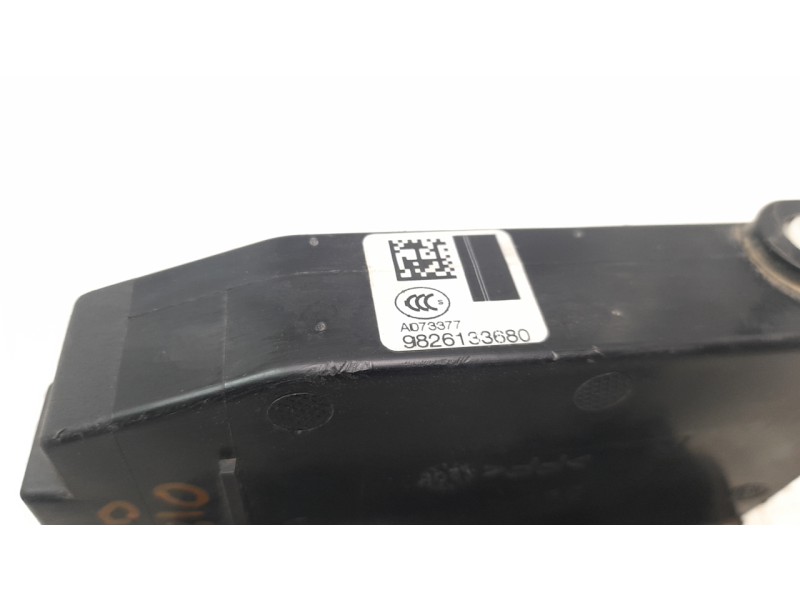 Recambio de cerradura puerta trasera derecha para citroen c4 picasso origins referencia OEM IAM 9826133680  