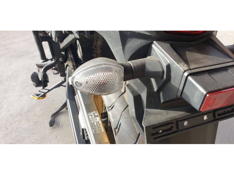 Recambio de piloto trasero izquierdo para suzuki v-strom 650 referencia OEM IAM 3560408JA0000  