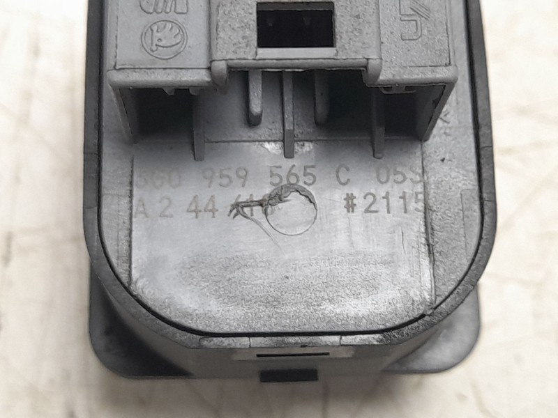 Recambio de mando retrovisor para volkswagen t-roc advance style referencia OEM IAM 3G0959565C  