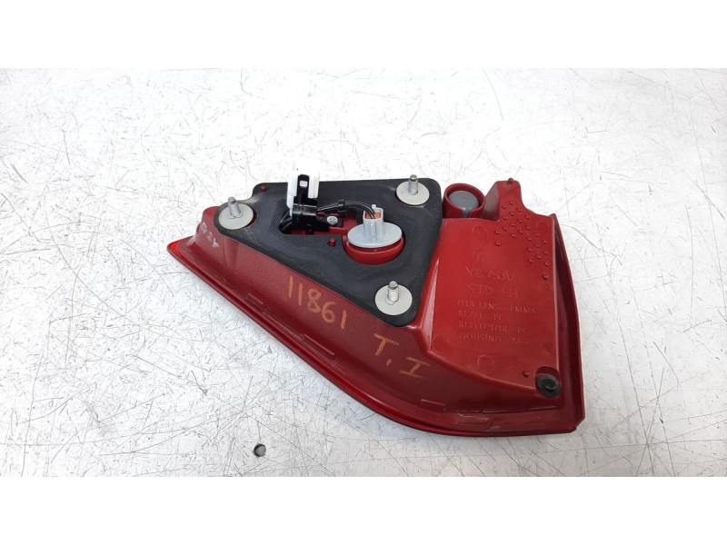 Recambio de piloto trasero izquierdo interior para kia stonic (ybcuv) drive referencia OEM IAM 92403H8400  