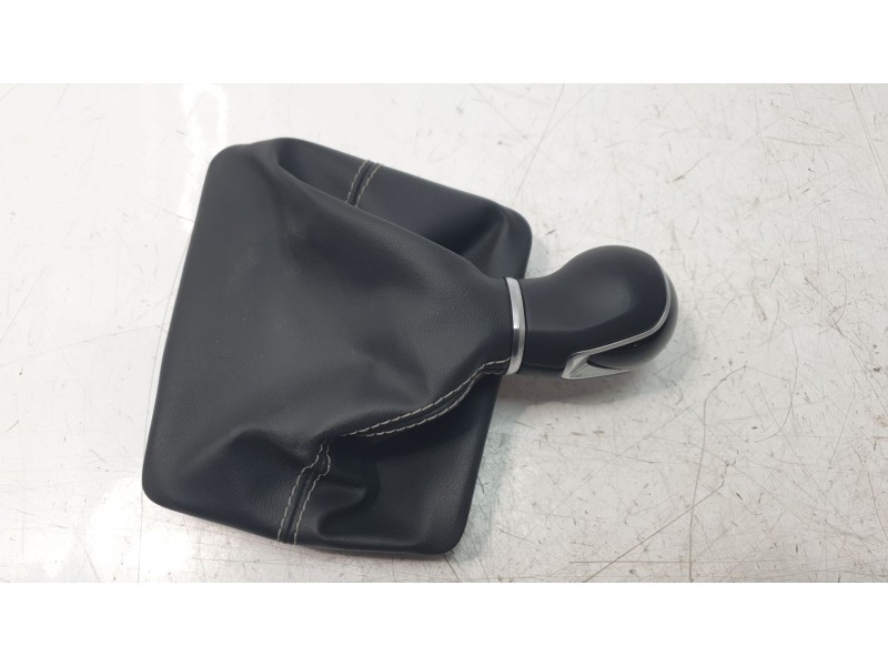 Recambio de pomo palanca cambio para seat leon sportstourer (kl8, kld) 2.0 tdi referencia OEM IAM 5FB711113J  