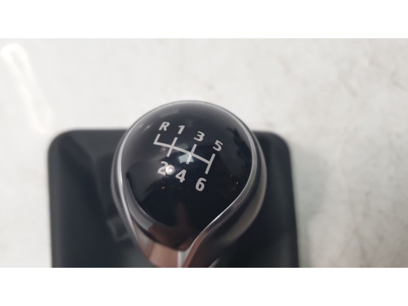 Recambio de pomo palanca cambio para seat leon sportstourer (kl8, kld) 2.0 tdi referencia OEM IAM 5FB711113J  