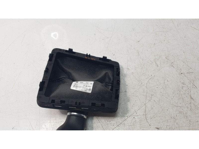 Recambio de pomo palanca cambio para seat leon sportstourer (kl8, kld) 2.0 tdi referencia OEM IAM 5FB711113J  
