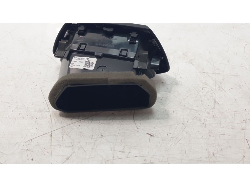 Recambio de aireador izquierdo para seat leon sportstourer (kl8, kld) 2.0 tdi referencia OEM IAM 5FB820901AUNB  