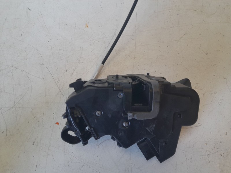 Recambio de cerradura puerta delantera izquierda para citroën c4 berlina e-feel pack referencia OEM IAM 9832796880  