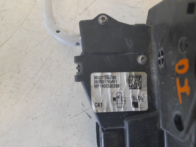 Recambio de cerradura puerta delantera izquierda para citroën c4 berlina e-feel pack referencia OEM IAM 9832796880  