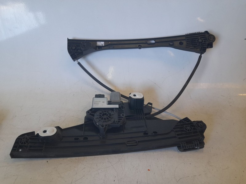 Recambio de elevalunas delantero izquierdo para citroën c4 berlina e-feel pack referencia OEM IAM 9832821680  