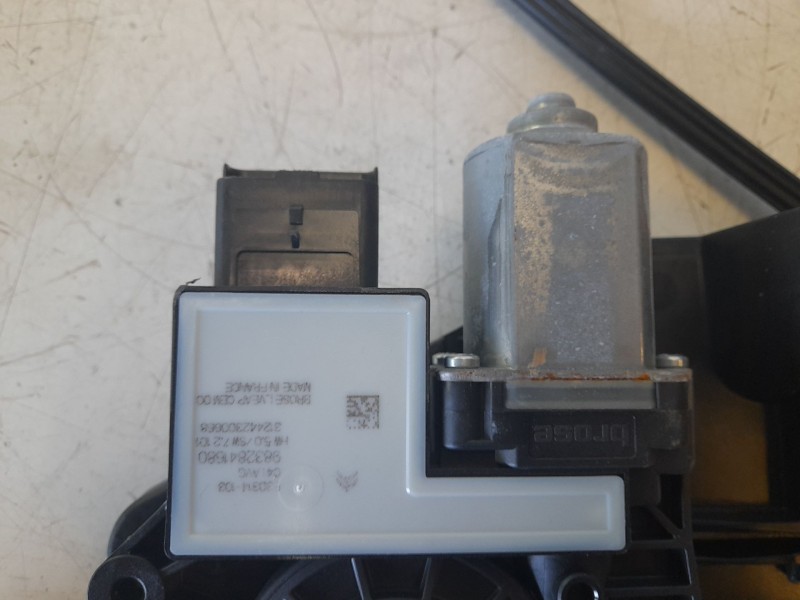 Recambio de elevalunas delantero izquierdo para citroën c4 berlina e-feel pack referencia OEM IAM 9832821680  