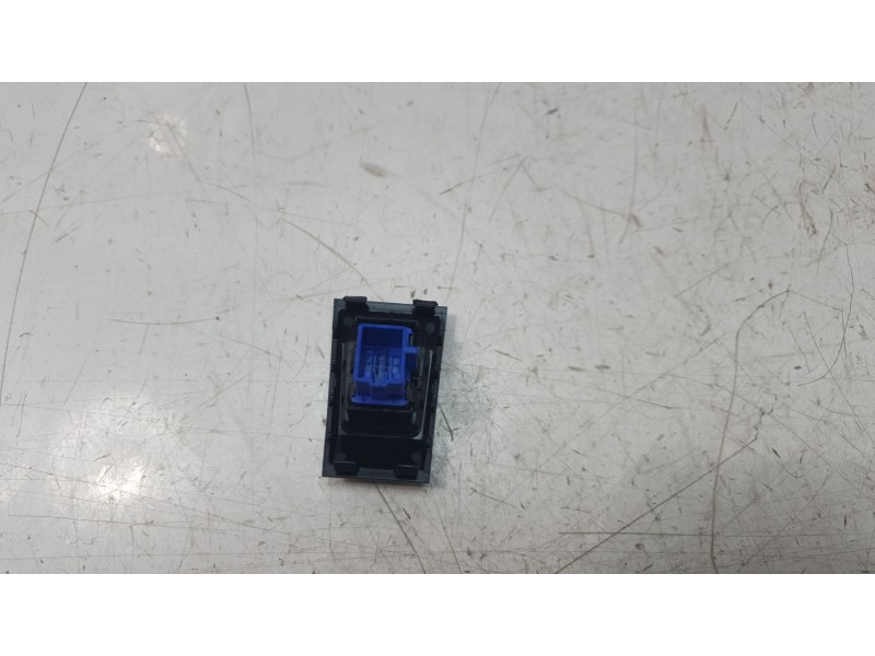 Recambio de warning para seat leon sportstourer (kl8, kld) 2.0 tdi referencia OEM IAM 6F0953235  