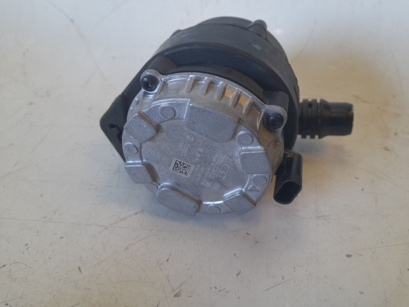 Recambio de bomba agua para citroën c4 berlina e-feel pack referencia OEM IAM 0392024023  