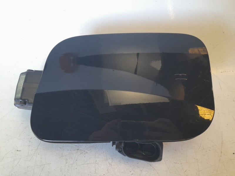 Recambio de tapa exterior combustible para citroën c4 berlina e-feel pack referencia OEM IAM 983118931T  