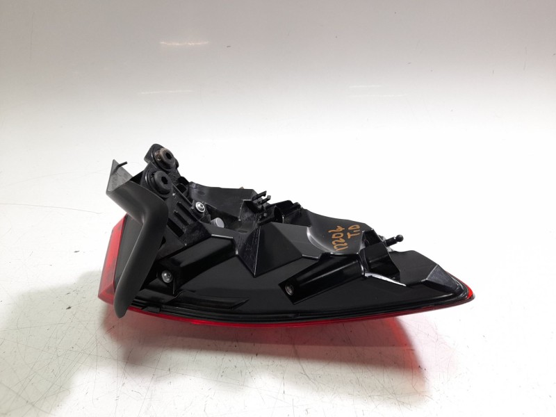 Recambio de piloto trasero derecho para audi q3 sportback (f3n) 40 tdi quattro referencia OEM IAM 83A945092  