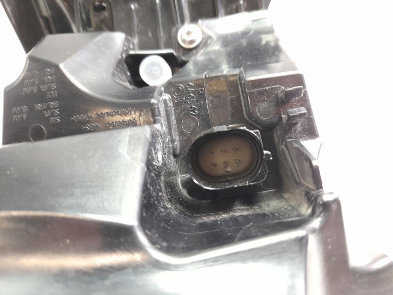 Recambio de piloto trasero derecho para audi q3 sportback (f3n) 40 tdi quattro referencia OEM IAM 83A945092  