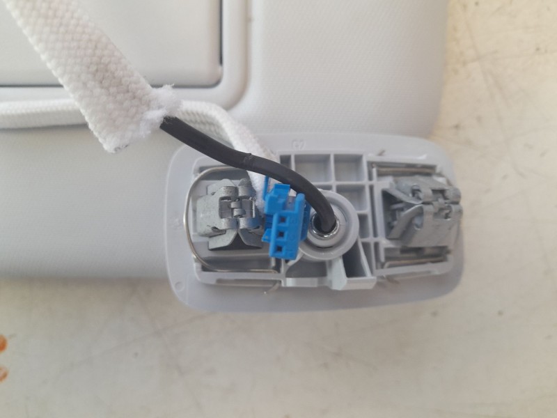 Recambio de parasol izquierdo para opel grandland x 120 aniversario referencia OEM IAM 95526413  