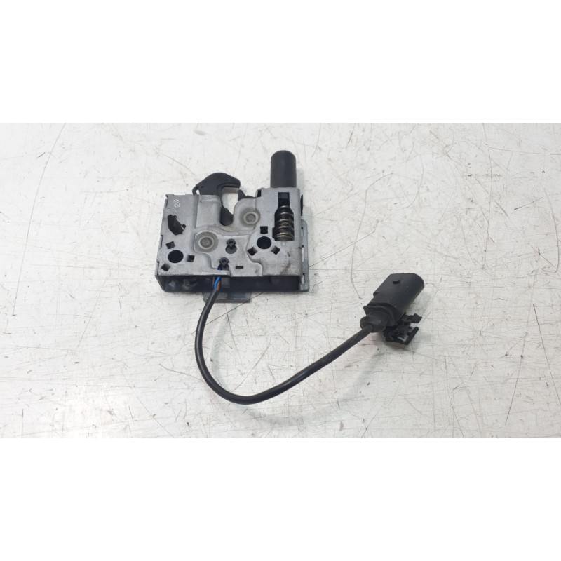 Recambio de cerradura capo para seat leon sportstourer (kl8, kld) 2.0 tdi referencia OEM IAM 4K0823509A  