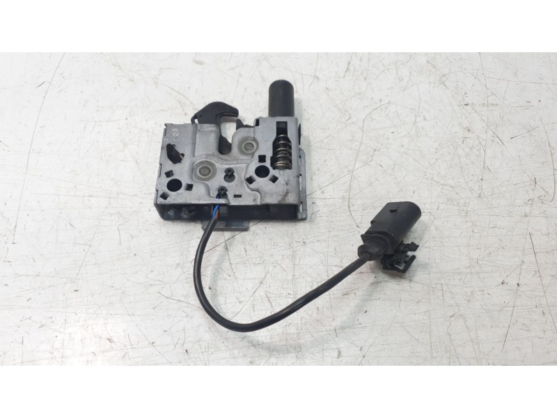 Recambio de cerradura capo para seat leon sportstourer (kl8, kld) 2.0 tdi referencia OEM IAM 4K0823509A  