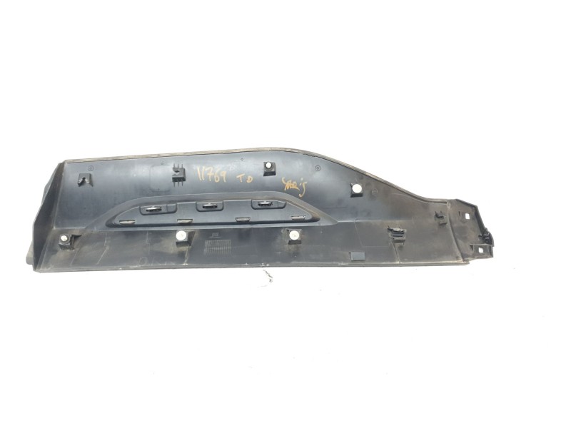 Recambio de moldura puerta trasera derecha para toyota yaris cross hybrid fwd style referencia OEM IAM 750770D020  
