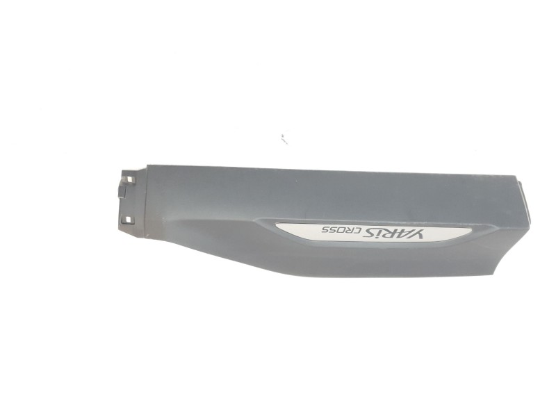 Recambio de moldura puerta trasera izquierda para toyota yaris cross hybrid fwd style referencia OEM IAM 750780D020  