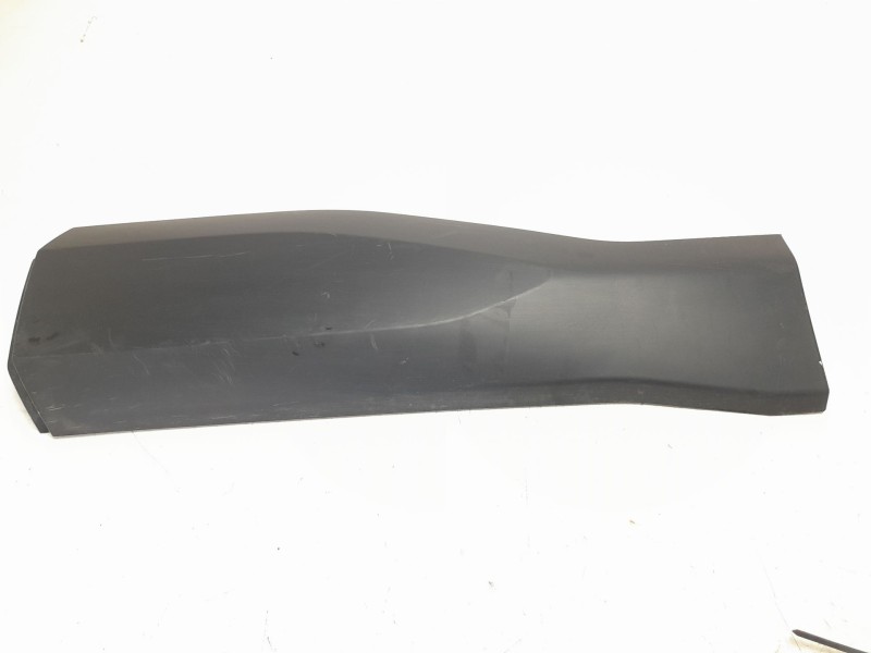 Recambio de moldura puerta trasera izquierda para citroën c4 berlina e-feel pack referencia OEM IAM 9830659680  