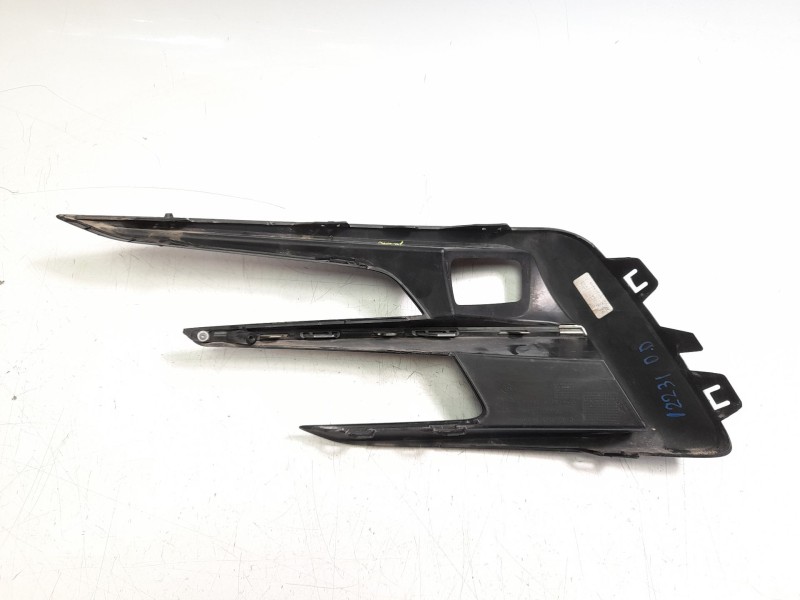 Recambio de rejilla paragolpes derecha para renault megane iv hatchback (b9a/m/n_) 1.5 dci 110 (b9a3) referencia OEM IAM   