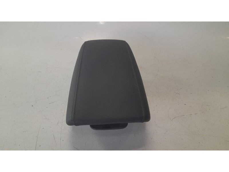 Recambio de apoyabrazos central para kia niro (sg2) hybrid concept referencia OEM IAM 84680AT000  