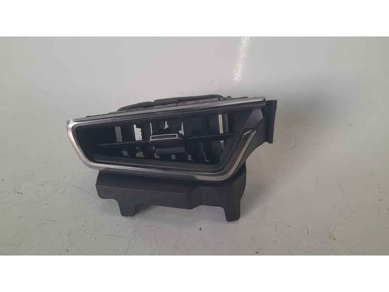 Recambio de aireador izquierdo para toyota corolla (e21) hybrid active referencia OEM IAM 5565002850  