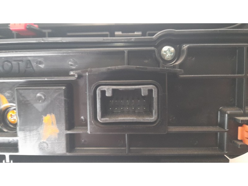 Recambio de mando climatizador para toyota corolla (e21) hybrid active referencia OEM IAM 5590002D80  